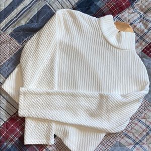 White/Cream crop sweater